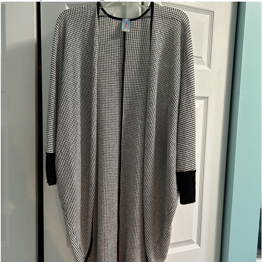 PINK MELO, Women's Black And White cardigan